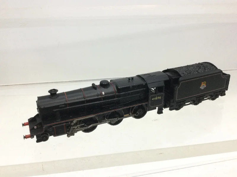 Graham Farish 372-126 N Gauge BR Black Five 44896