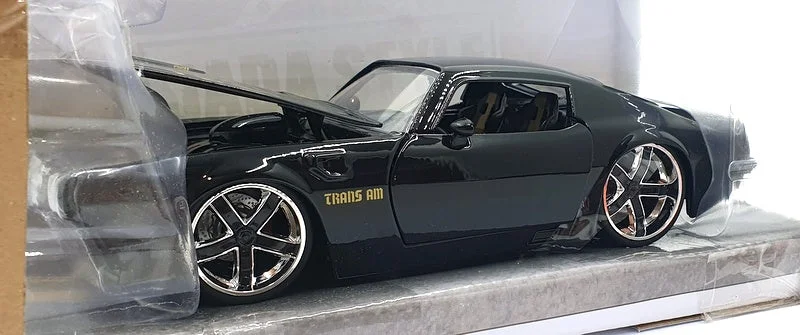 Jada 1/24 Scale 96798 - 1972 Pontiac Firebird Trans Am - Black