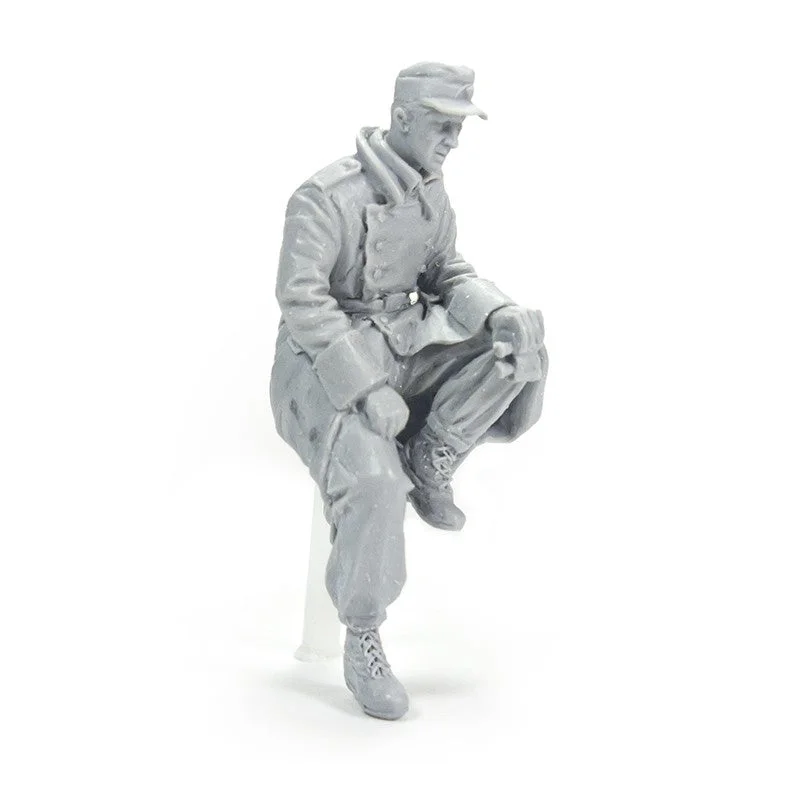 Macone 1/35 scale German DAK seated figure