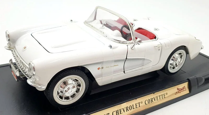 Road Signature 1/18 Scale Diecast 92017 - 1957 Chevrolet Corvette - White