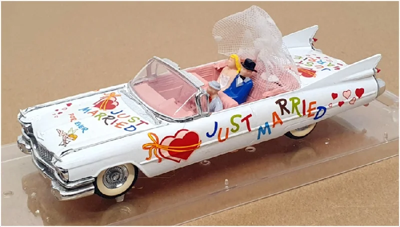Vitesse 1/43 Scale 382 - 1959 Cadillac Type 62 (Just Married) White