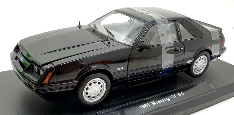 Welly 1/18 Scale Diecast 12526W Black - 1986 Ford Mustang GT 5.0 - Black