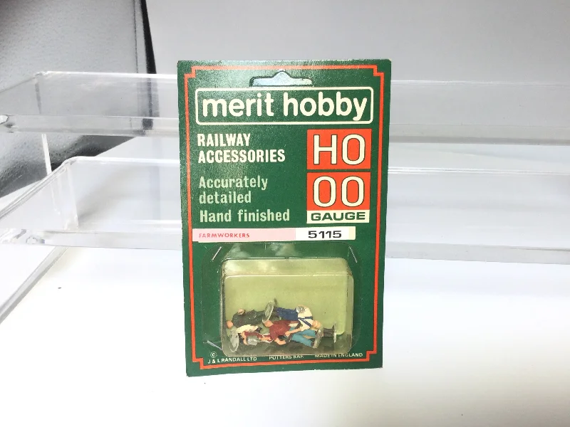 Merit 5115 OO Gauge Farm Worker Figures