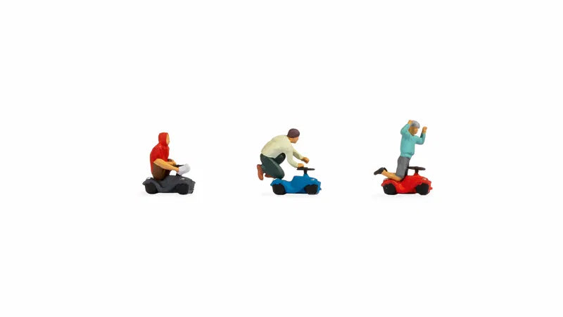 Noch 15808 HO/OO Gauge Bobby Car Racers Figures