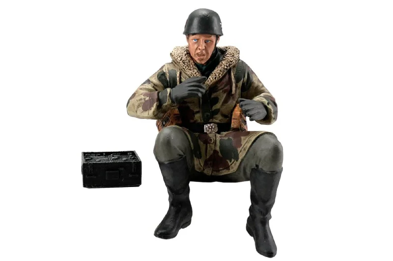 Torro 1/16 Scale Figure Schwimmwagen Radio Operator Paratrooper Winter