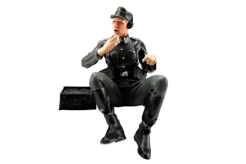 Torro 1/16 Scale Figure Schwimmwagen Radio Operator