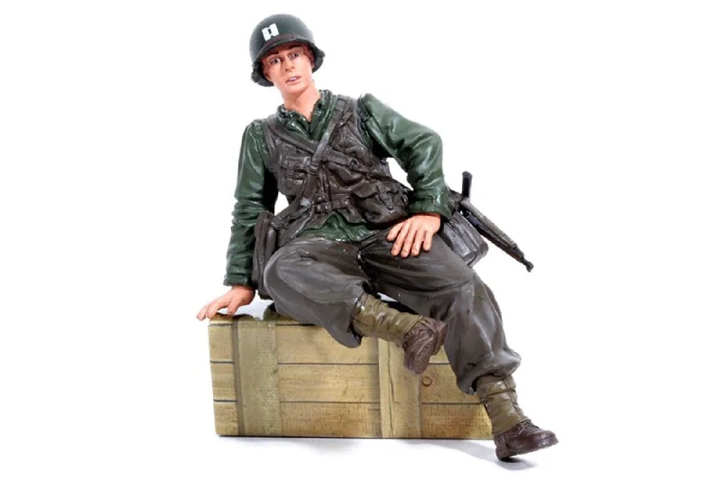 Torro 1/16 Scale Figure U.S. Captain Infantry Sitting
