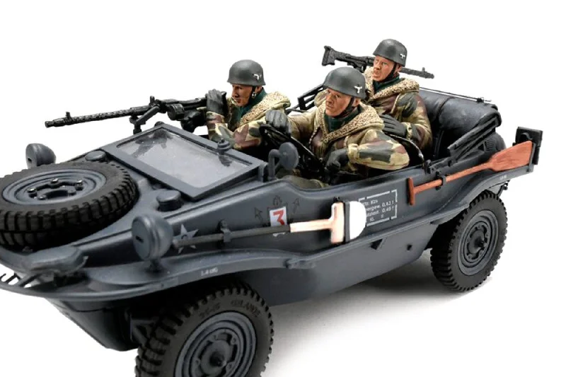 Torro 1/16 Scale Figures Schwimmwagen Crew Set Paratrooper Winter
